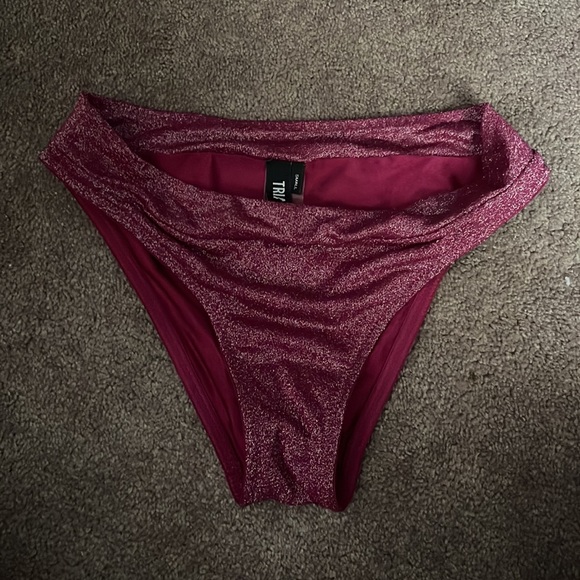 bikinis - Picture 6 of 8